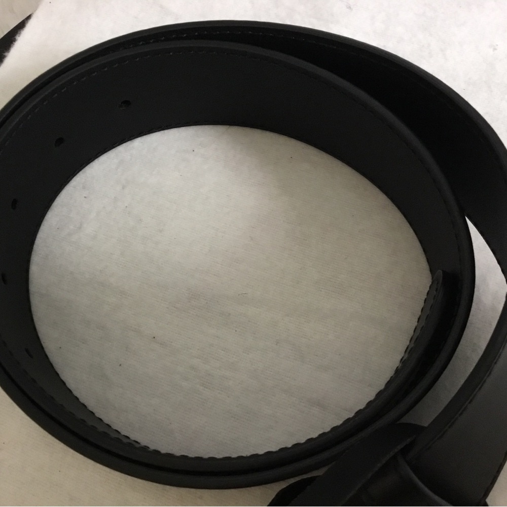 Gucci Black Leather Belt with Gold Double G Buckle - Picture 7 of 7